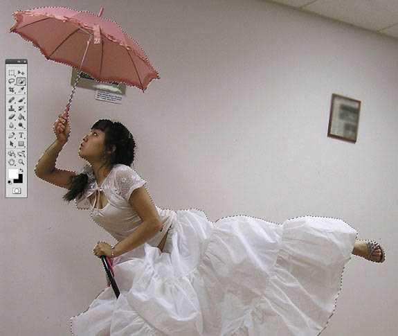 ‘photoshop经典合成海边带伞飞翔的仙女‘