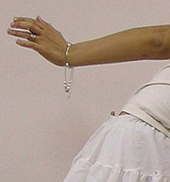 ‘photoshop经典合成海边带伞飞翔的仙女‘