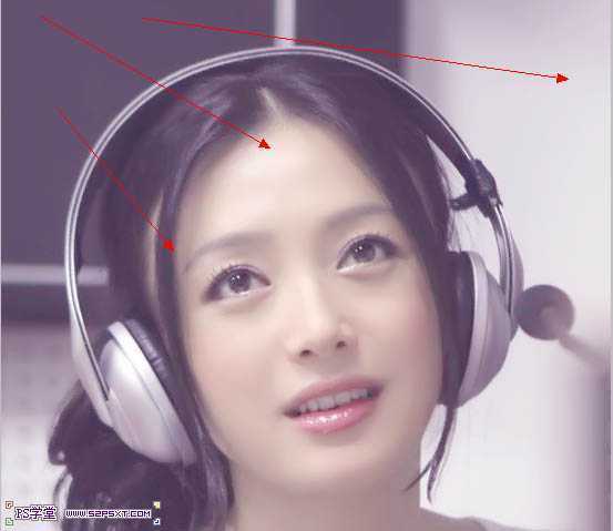 ‘Photoshop为偏暗的室内人像图片打造出梦幻的紫色‘
