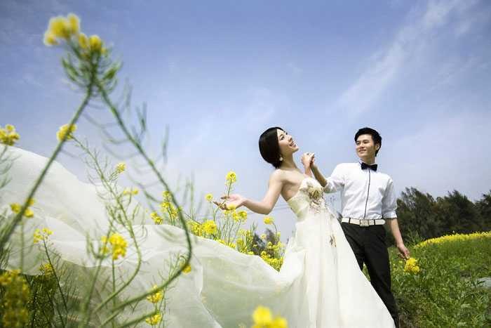 ‘Photoshop为原野婚片打造出甜美的淡蓝色效果‘