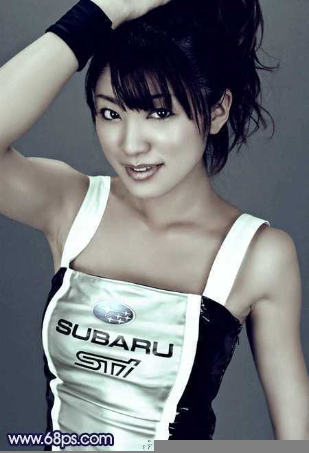 ‘Photoshop将美女车模调制出低饱和的淡黄色质感肤色‘