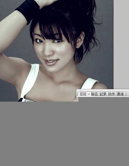 ‘Photoshop将美女车模调制出低饱和的淡黄色质感肤色‘