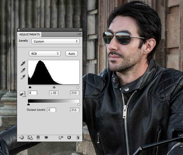 ‘Photoshop为酷哥的摩托车加上闪亮的车灯‘