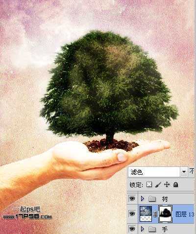 ‘Photoshop合成手上的捧着的大树效果‘