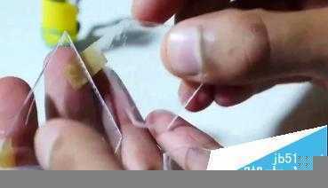 如何用智能手机制作全息投影