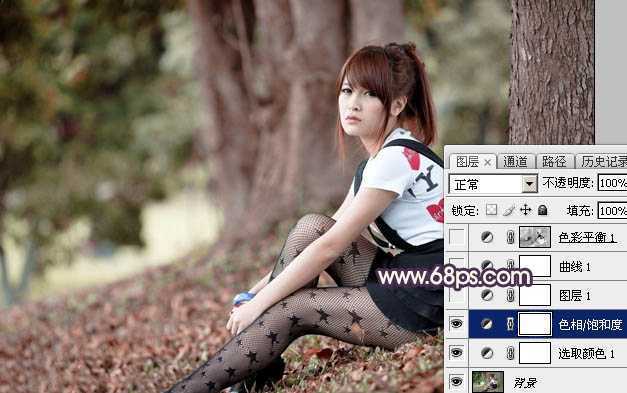 ‘Photoshop将树林中的美女加上柔美的秋季晨曦色‘