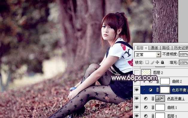 ‘Photoshop将树林中的美女加上柔美的秋季晨曦色‘