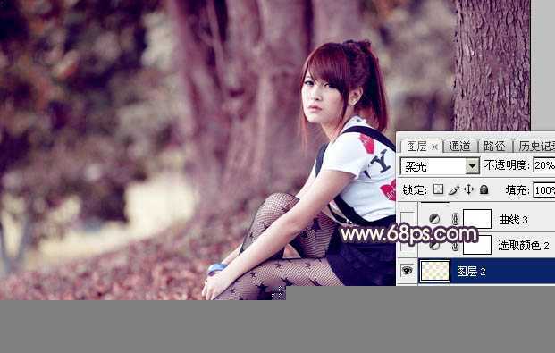 ‘Photoshop将树林中的美女加上柔美的秋季晨曦色‘