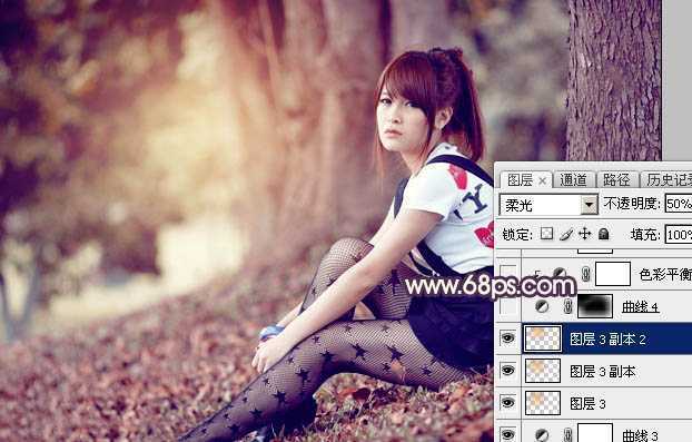 ‘Photoshop将树林中的美女加上柔美的秋季晨曦色‘