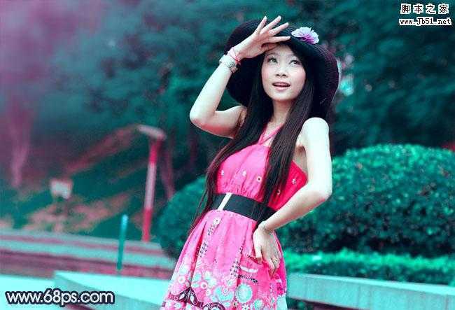 ‘Photoshop将外景人物图片调制成甜美的暗青色‘