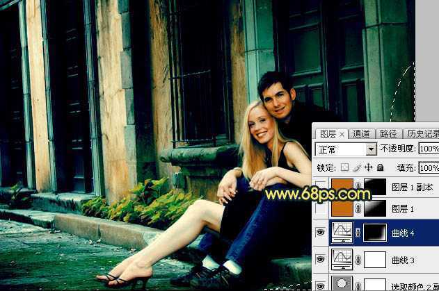 ‘Photoshop调出欧美暗青色建筑边的情侣图片‘