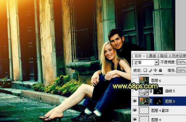 ‘Photoshop调出欧美暗青色建筑边的情侣图片‘