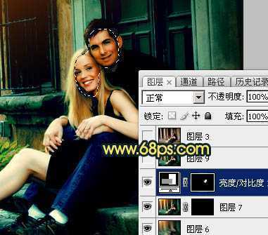 ‘Photoshop调出欧美暗青色建筑边的情侣图片‘