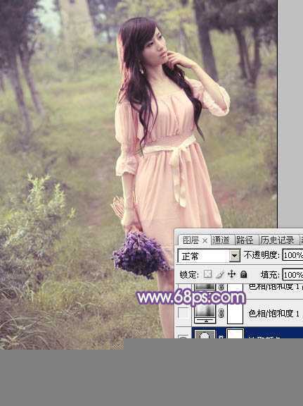 ‘Photoshop将树林中的美女调制出梦幻的淡冷色‘