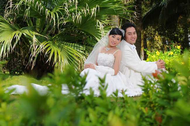 ‘Photoshop将外景婚片调出清爽的甜美色‘