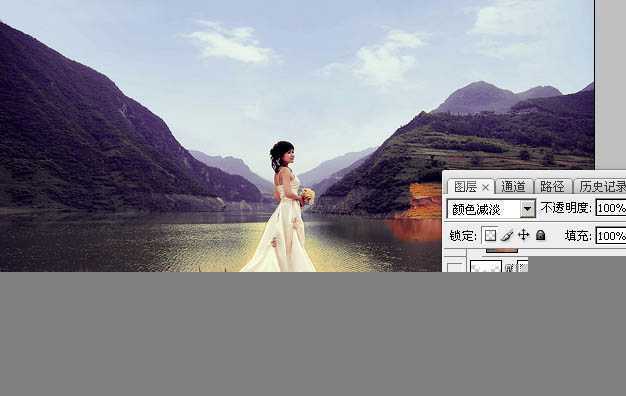 ‘Photoshop调出唯美的霞光色湖边的婚纱美女图片‘