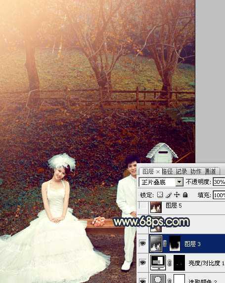 ‘Photosho将公园婚片调制出漂亮的暗红色‘