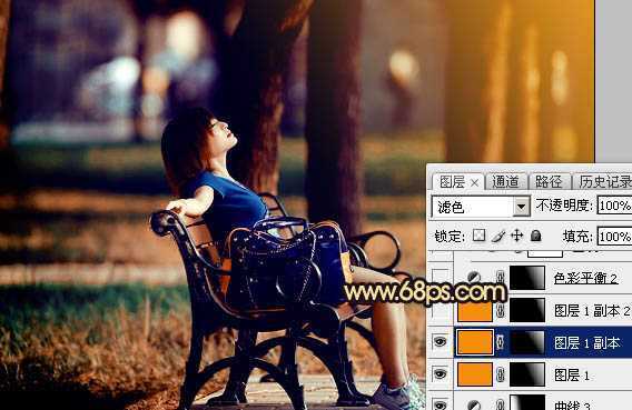 ‘Photoshop将公园中的人物加上暗调秋季暖色‘
