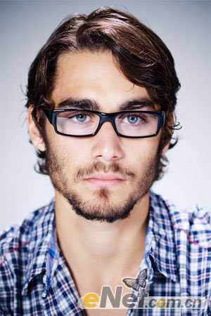 ‘photoshop利用画笔及图层样式制作颓废的古典头像海报‘