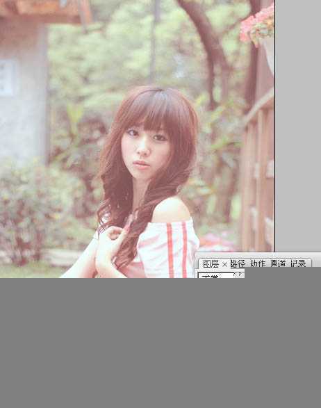 ‘Photoshop为花坛边美女图片增加朦胧小清新的淡调红褐色‘