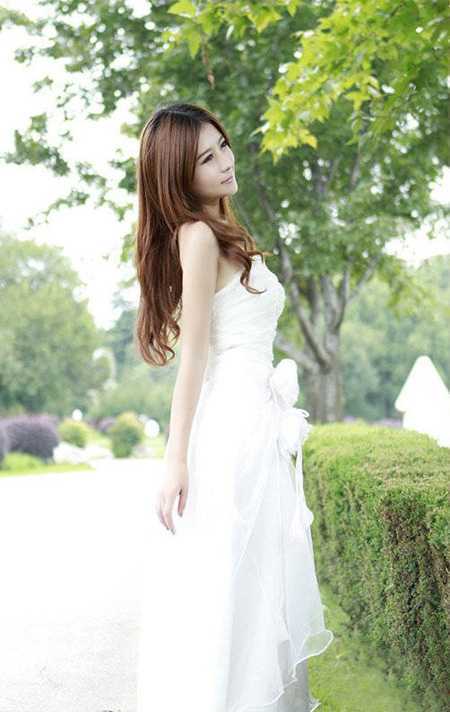 ‘Photoshop为外景美女图片打造清爽的秋季橙红色‘