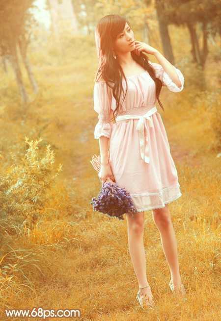 ‘Photoshop为树林美女图片调制出柔和的淡黄早秋色‘