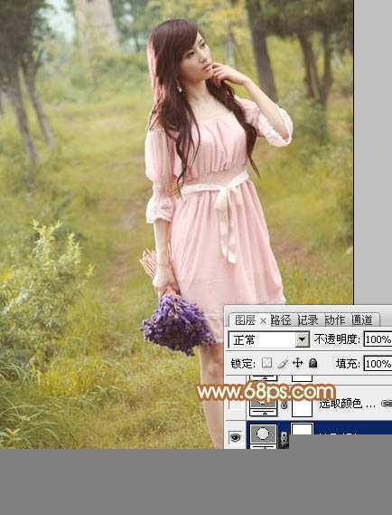 ‘Photoshop为树林美女图片调制出柔和的淡黄早秋色‘