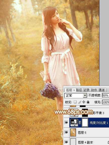 ‘Photoshop为树林美女图片调制出柔和的淡黄早秋色‘