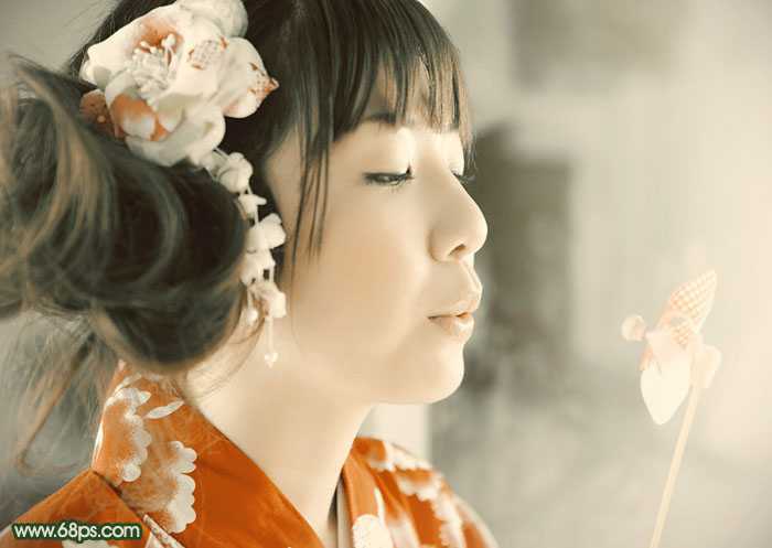 ‘Photoshop将古装美女图片增加上柔美的黄灰色效果‘