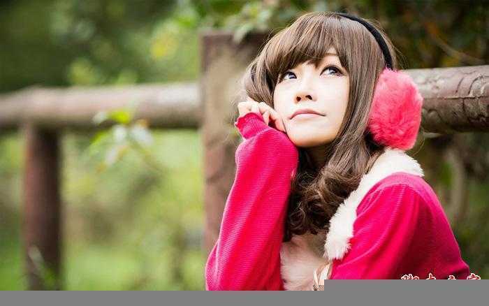 ‘Photoshop将外景美女加上唯美的紫红色‘
