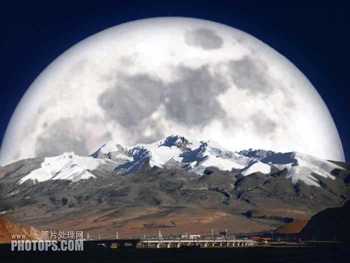 ‘PS合成漂亮的明月照耀雪山场景‘