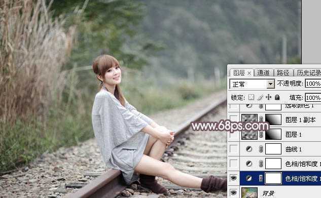 ‘Photoshop调制出唯美的中性淡粉蓝色铁轨美女图片‘