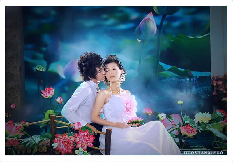 ‘PhotoShop为情侣婚纱照片调制出梦幻清新效果‘