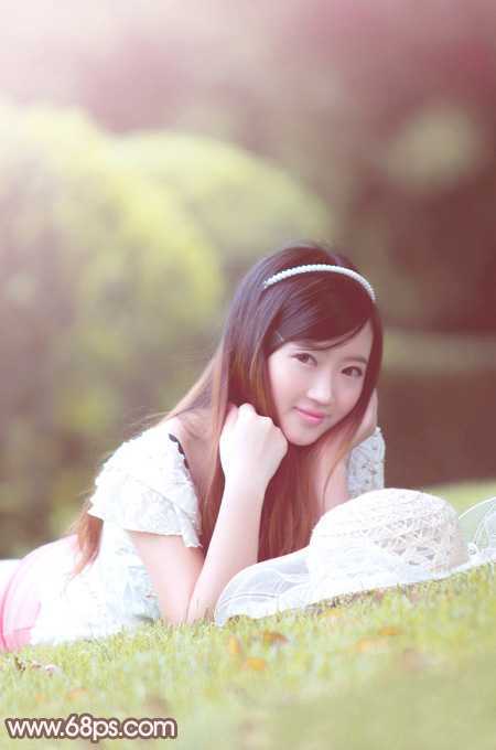 ‘Photoshop为甜美的外景美女加上漂亮的粉褐色‘