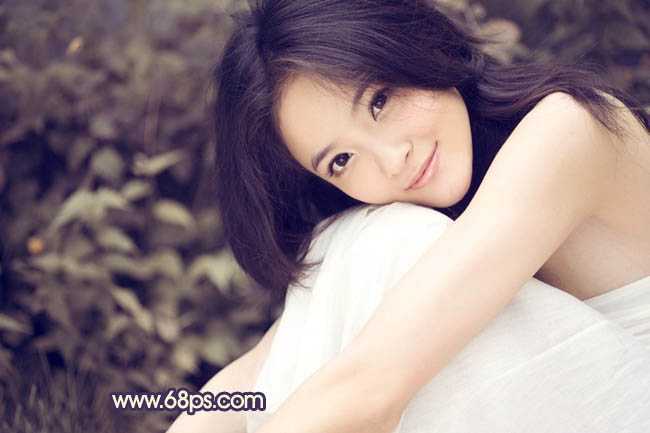 ‘Photoshop调出外景人物图片淡雅的黄褐色‘
