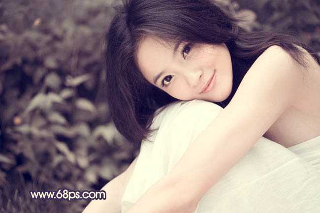 ‘Photoshop调出外景人物图片淡雅的黄褐色‘