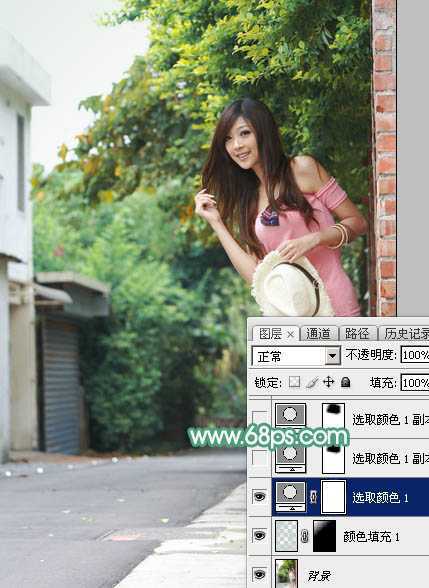 ‘Photoshop为小路边的美女调制出甜美清爽的青红色‘