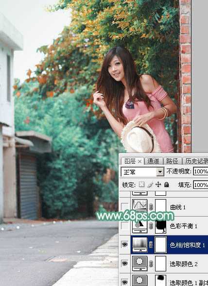‘Photoshop为小路边的美女调制出甜美清爽的青红色‘
