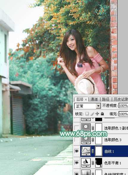 ‘Photoshop为小路边的美女调制出甜美清爽的青红色‘