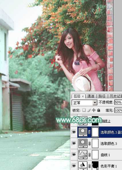 ‘Photoshop为小路边的美女调制出甜美清爽的青红色‘