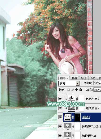 ‘Photoshop为小路边的美女调制出甜美清爽的青红色‘