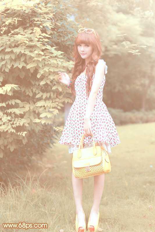 ‘Photoshop为树林美女图片增加朦胧唯美的小清新淡黄色‘