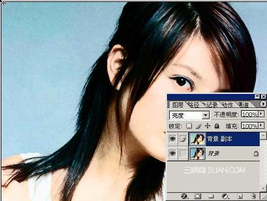 ‘Photoshop快速将明星照片打造浪漫温馨青黄色效果‘