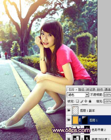 ‘Photoshop将公路人物图片调成灿烂的暖色调‘