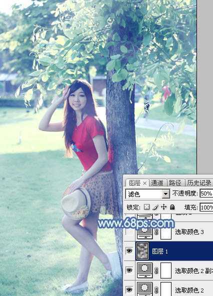 ‘Photoshop为树边的女孩增加流行的淡调青蓝色‘