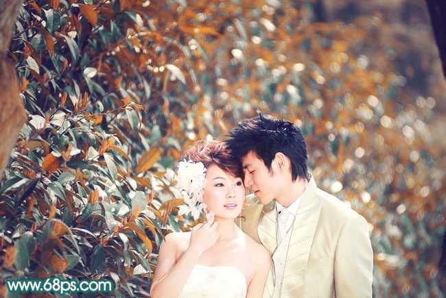 ‘Photoshop将外景人物图片调成斑斓的橙红色‘