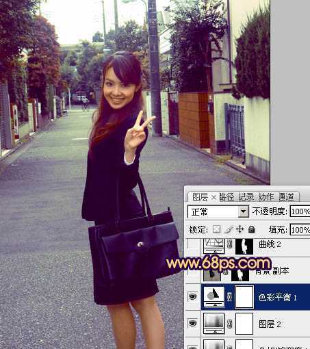 ‘Photosho将街道人物图片打造出甜美紫褐色‘