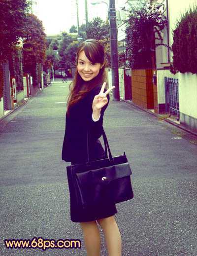 ‘Photosho将街道人物图片打造出甜美紫褐色‘