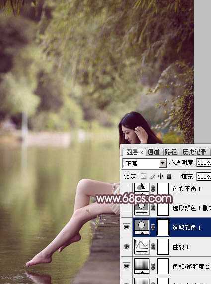 ‘Photoshop为湖边的美女加上淡淡的粉褐色‘