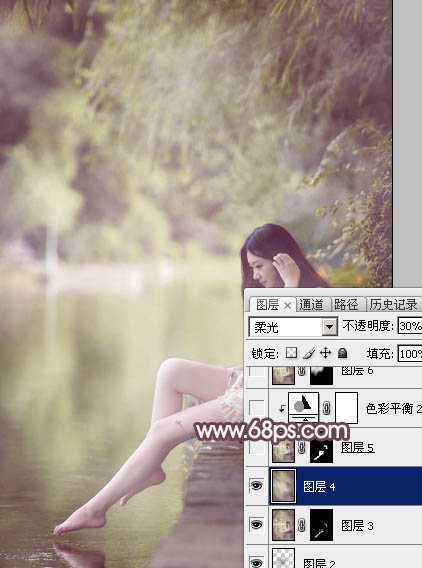 ‘Photoshop为湖边的美女加上淡淡的粉褐色‘